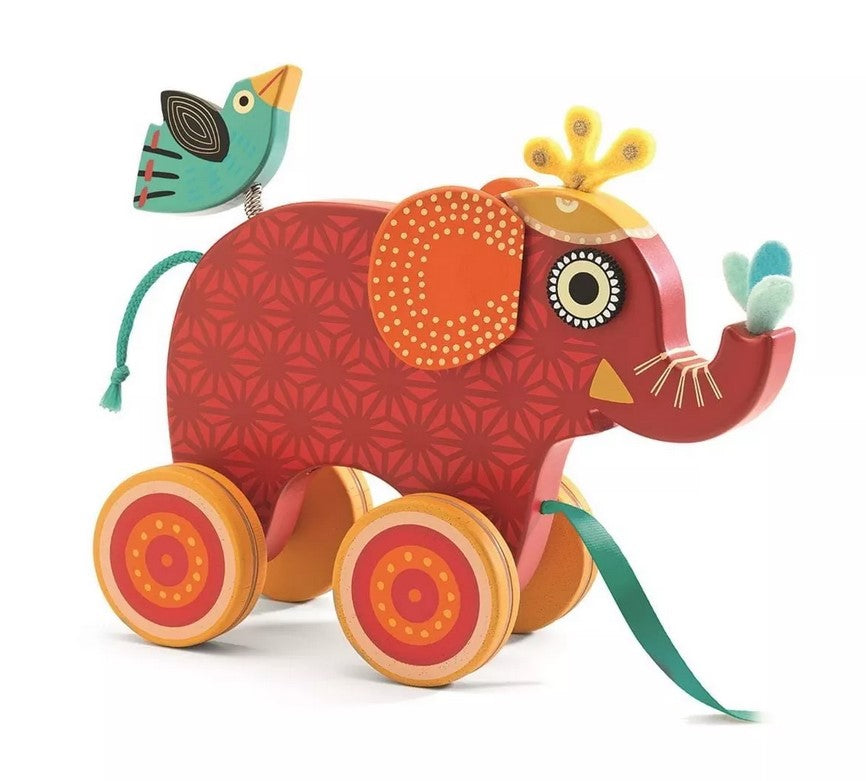 Éléphant en bois à roulettes